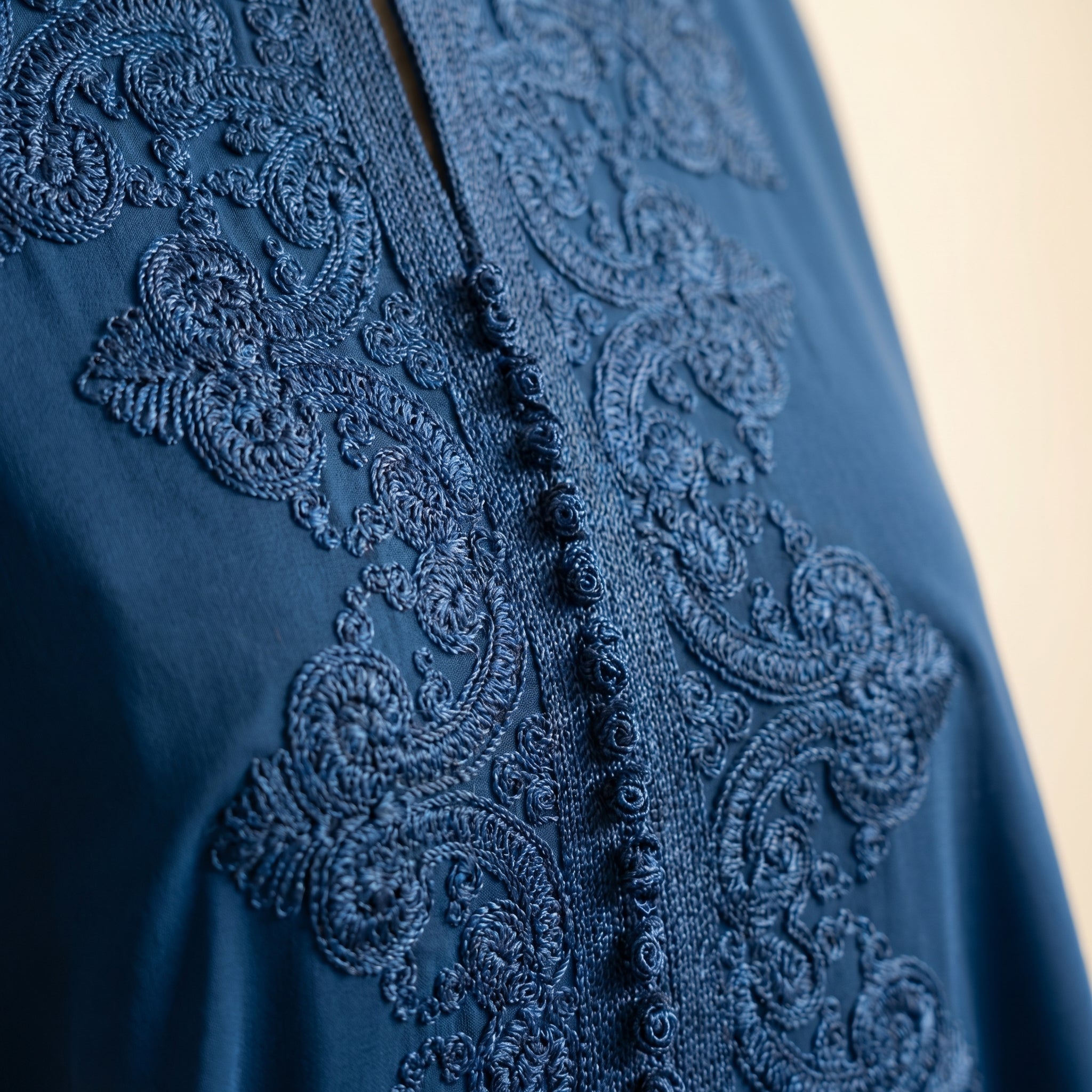 Caftan bleu pétrole