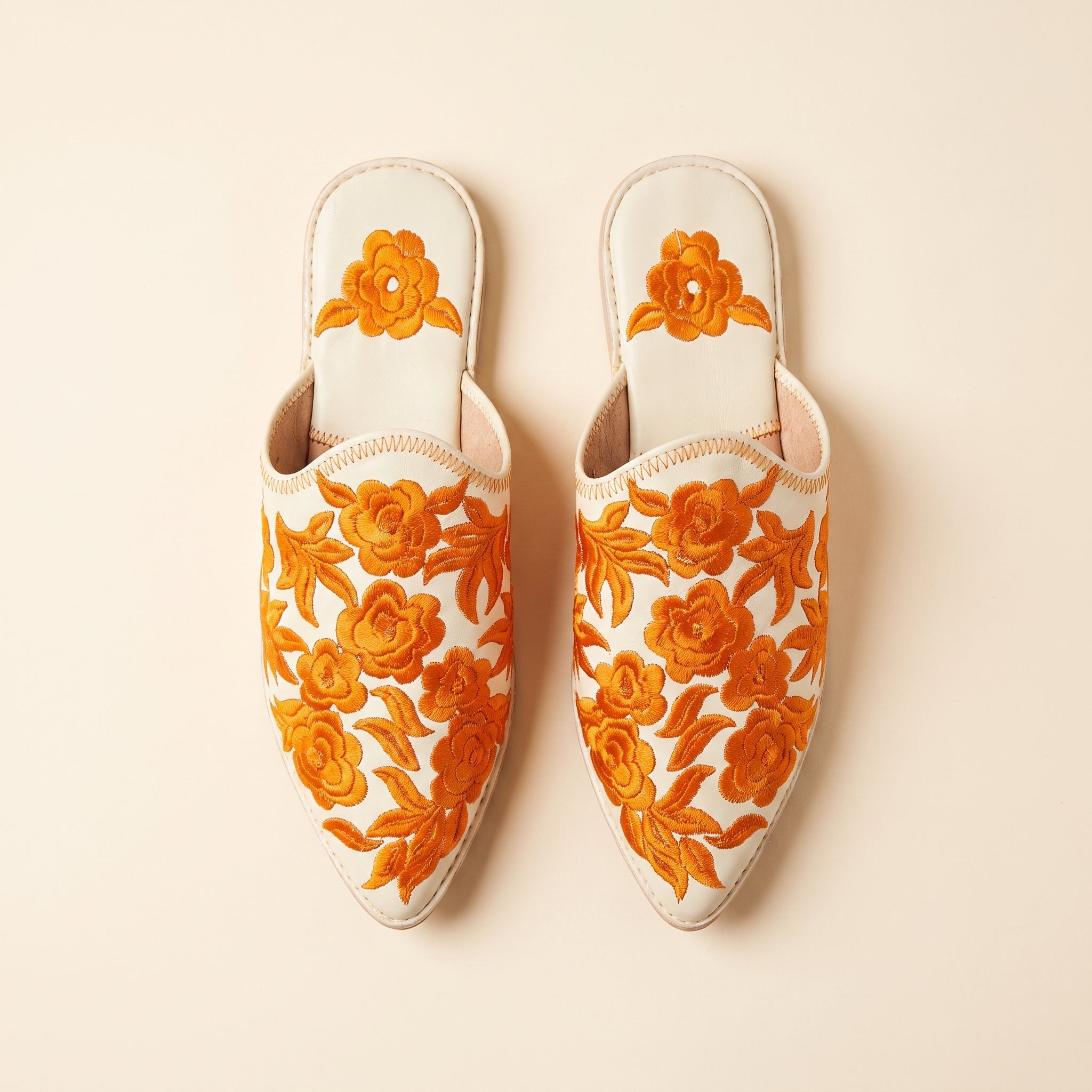Babouche Ivoire Brodée Fleurs Orange
