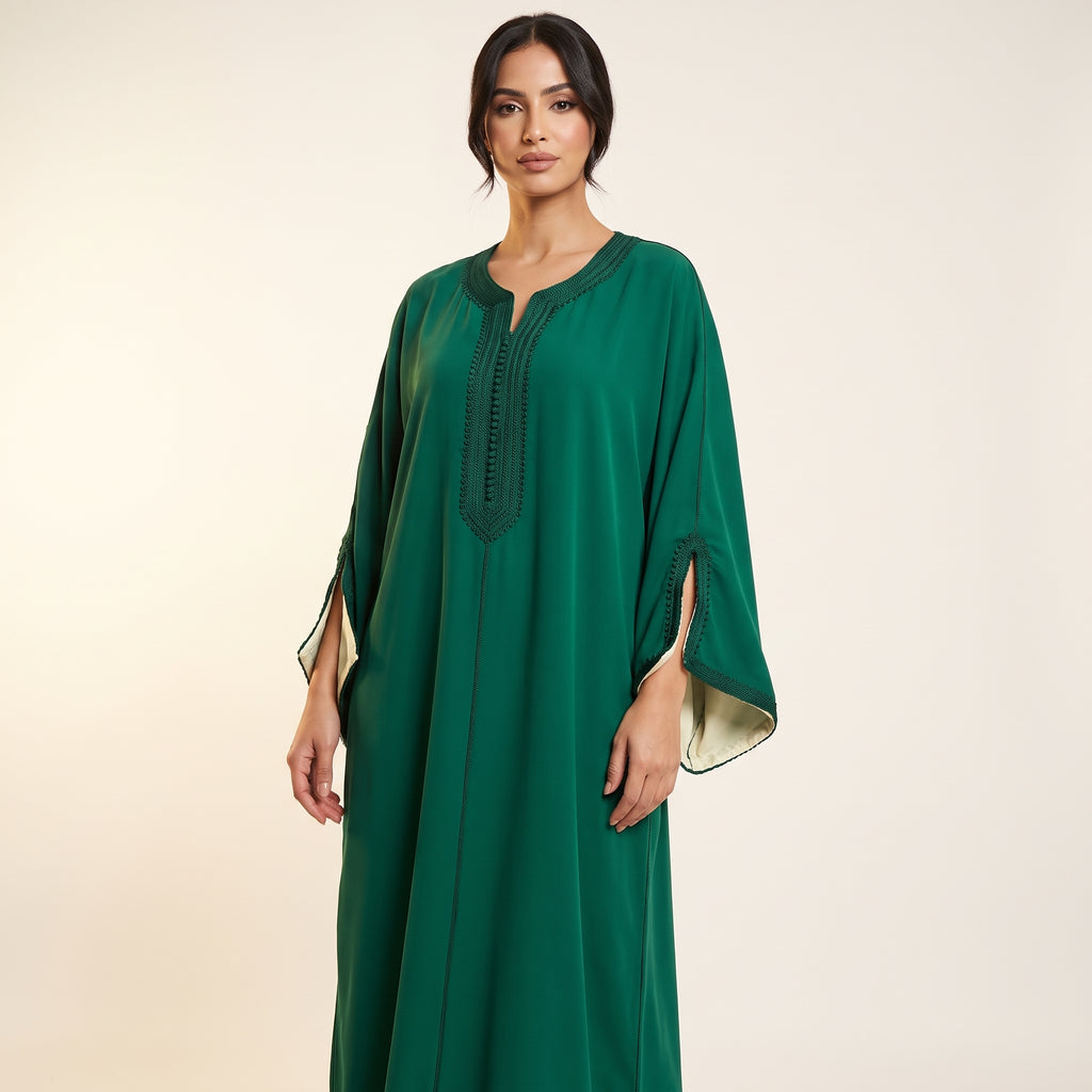 Caftan émeraude manches ouvertes crêpe coréen