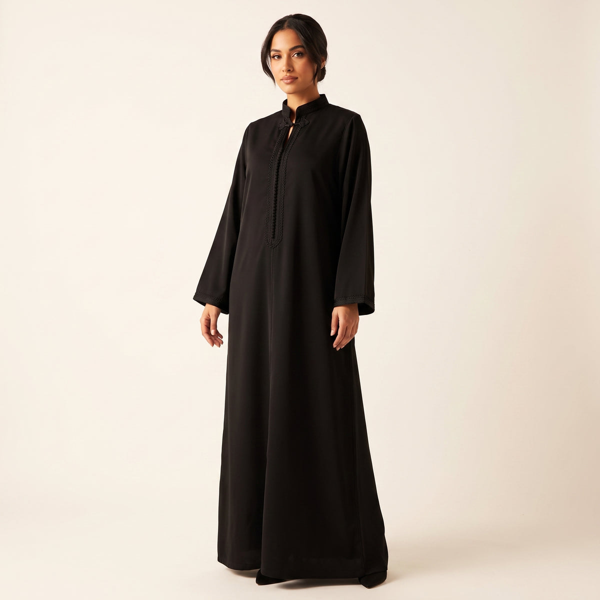Caftan noir col mandarin nœud tressé