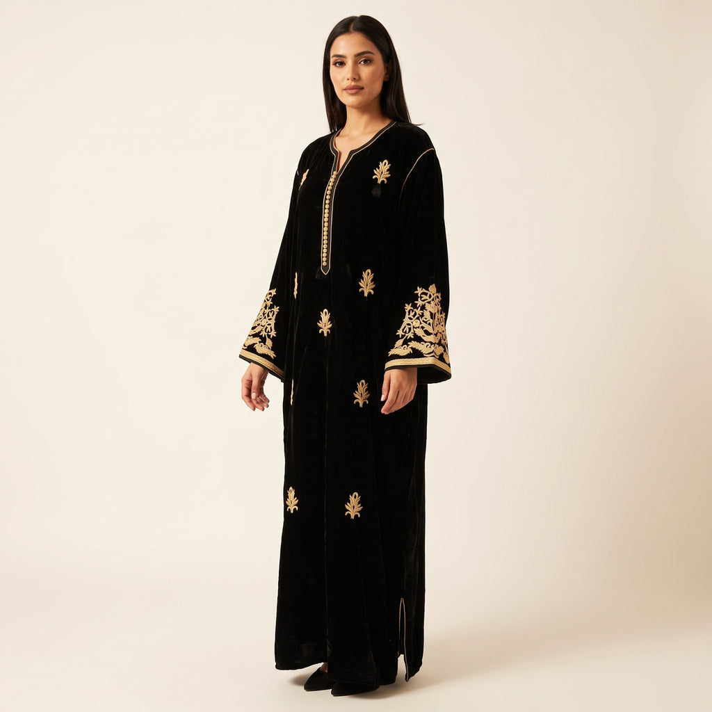 Caftan velours noir Ntaâ broderies floraux au fil dorée