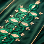 Caftan vert émeraude brodé fleurs ivoire