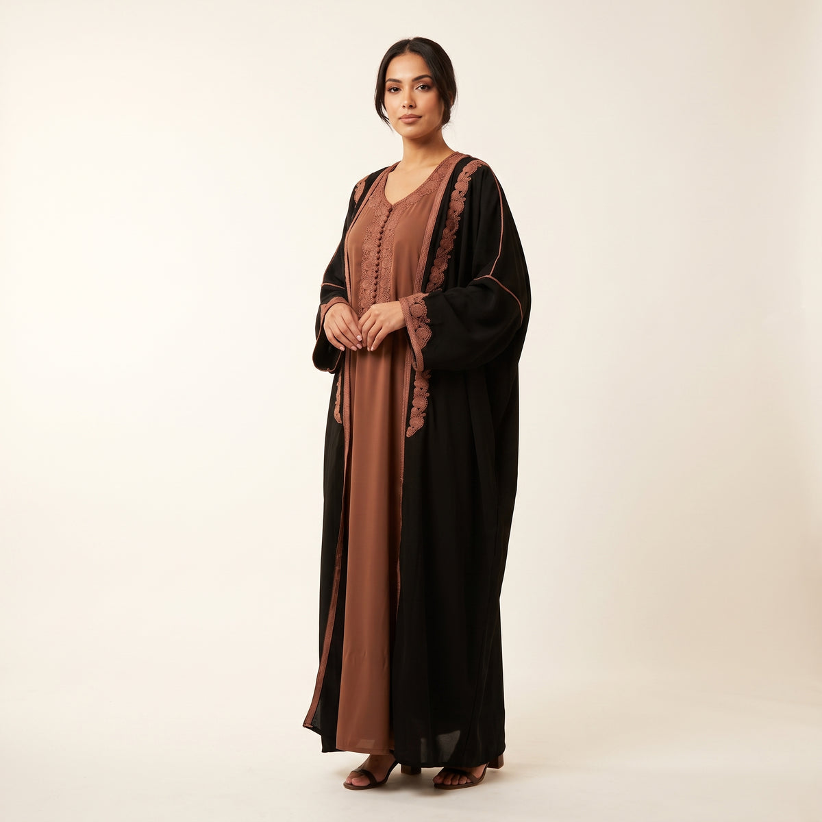 Ensemble kimono noir et robe camel terracotta