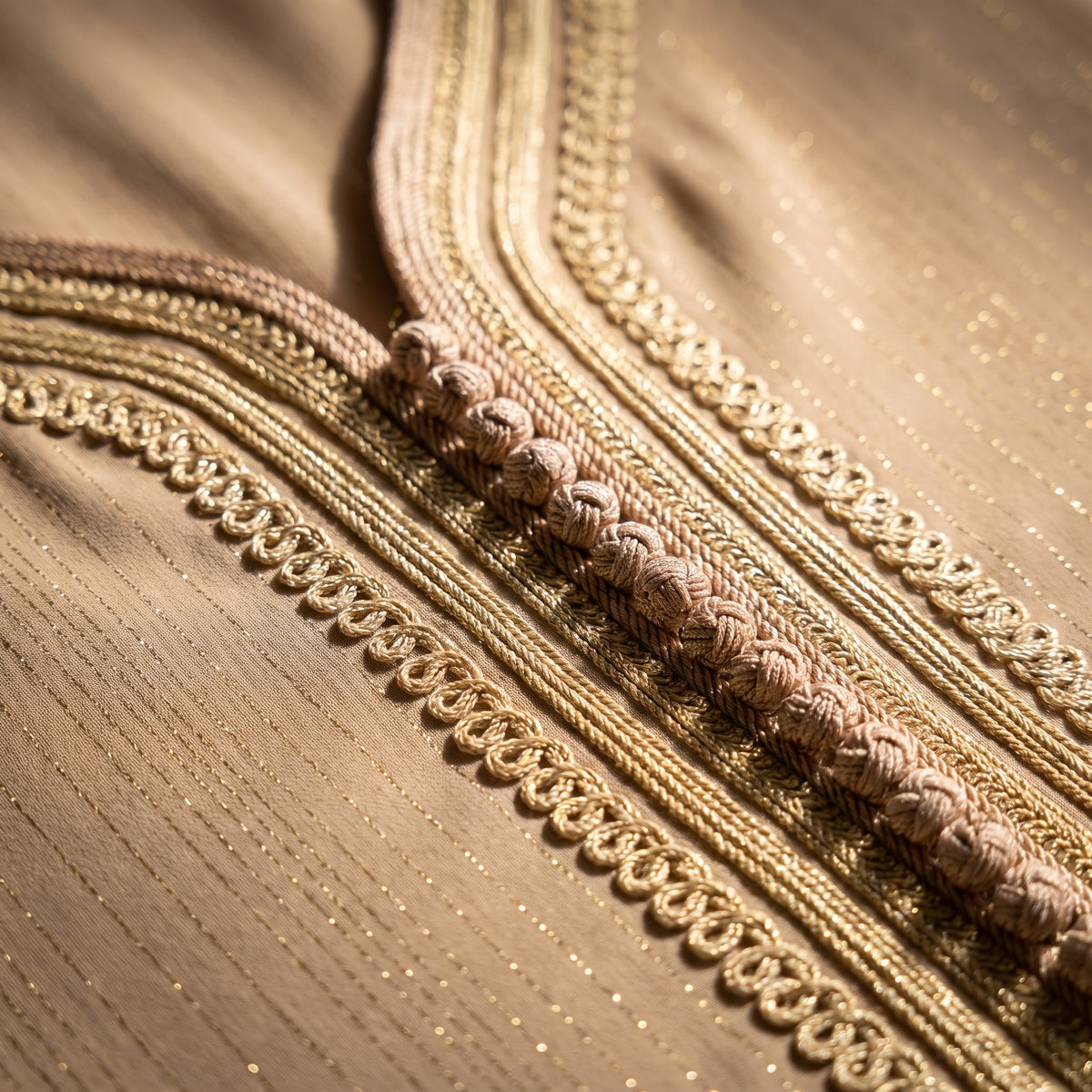 Caftan beige strié fil doré