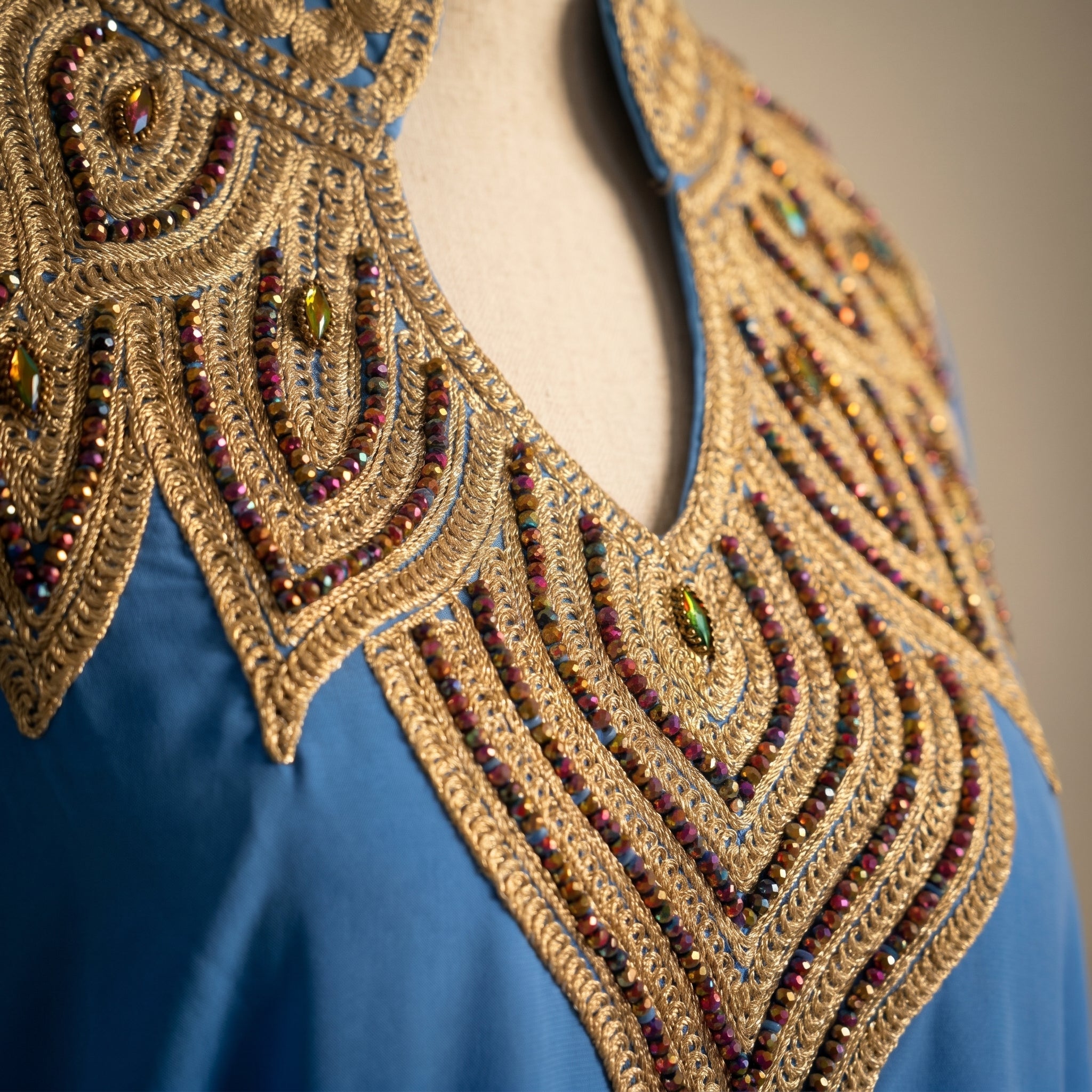 Gandoura farasha bleu azur broderies dorées