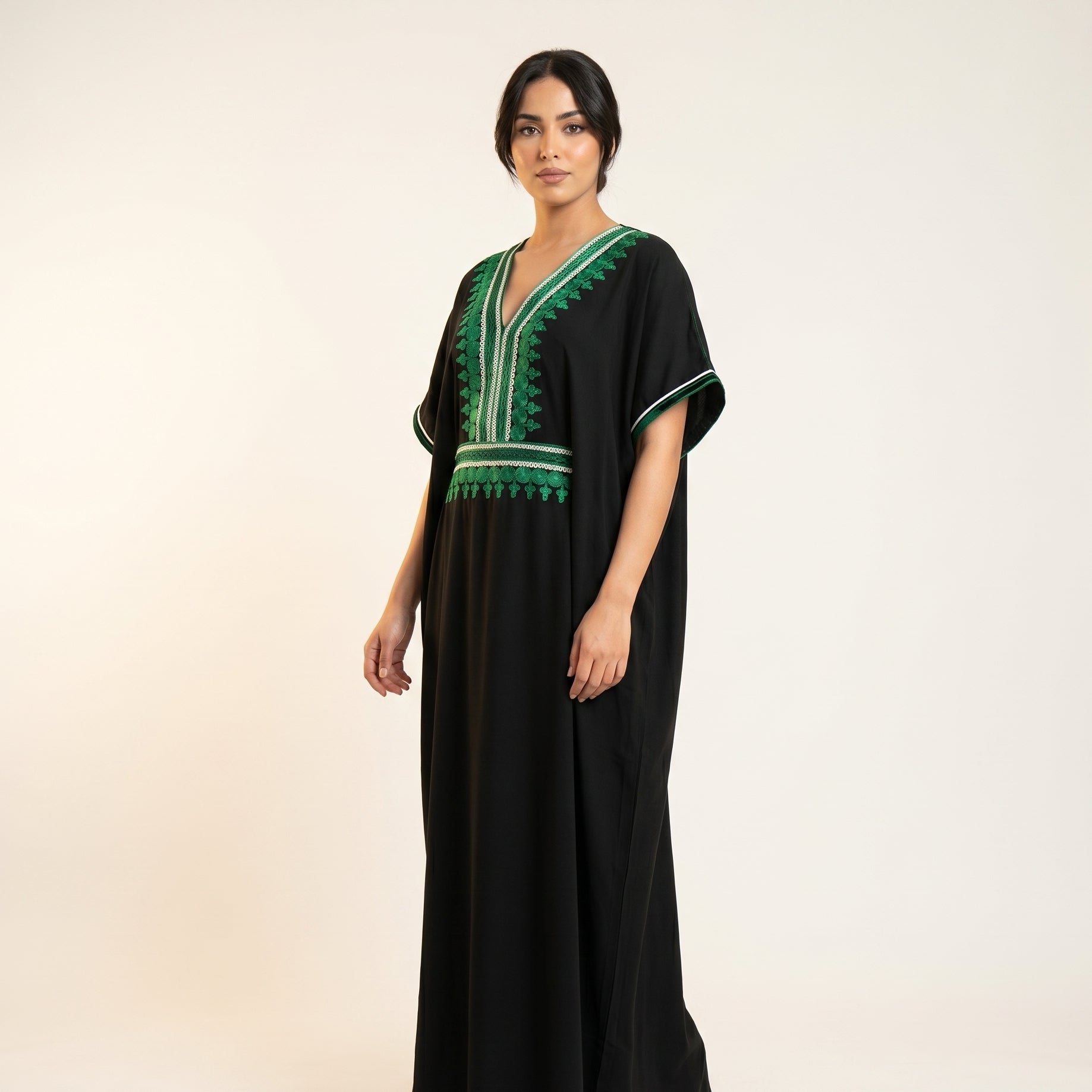 Gandoura farasha noire broderies vertes