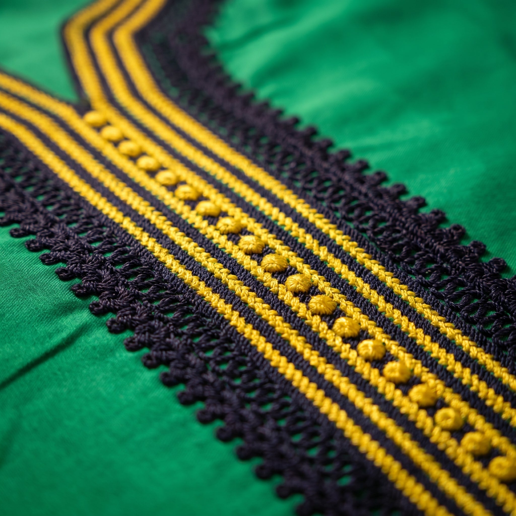 Gandoura verte émeraude sfifa jaune et noir